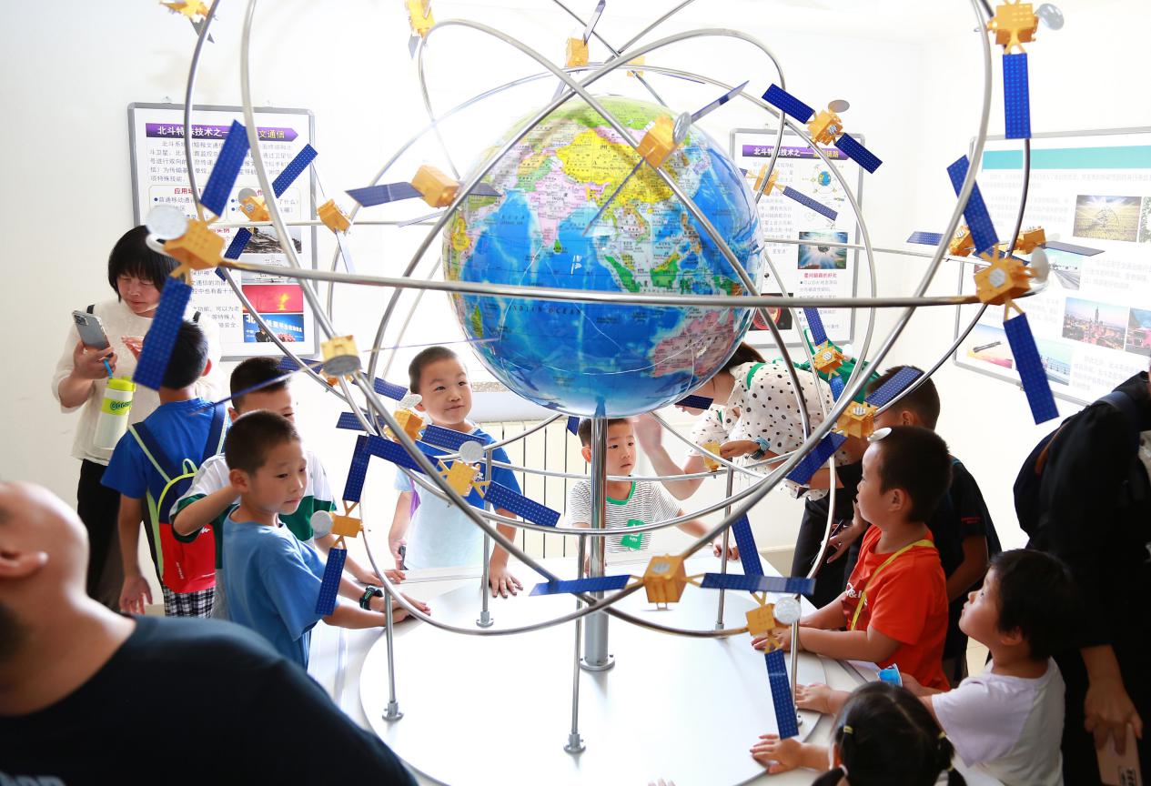以亲子研学科普活开启北斗探梦之旅-中国科普网